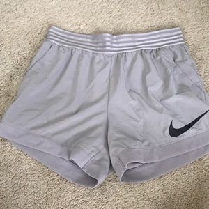 NIKE TRAINING SHORTS